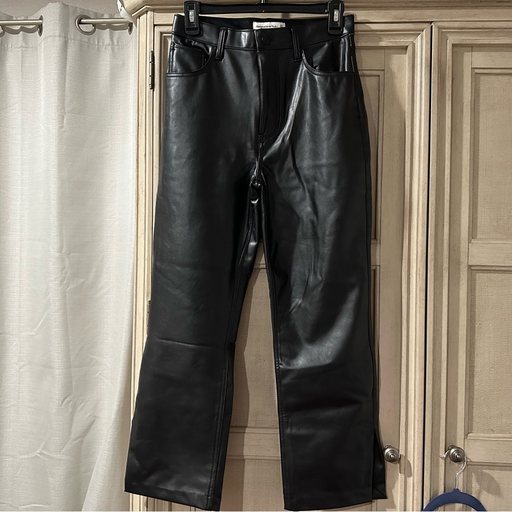 Abercrombie The 90s Straight Ultra High Rise Vegan Leather Pants